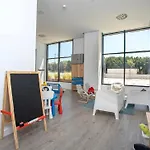 Skystudio Martiricos 公寓